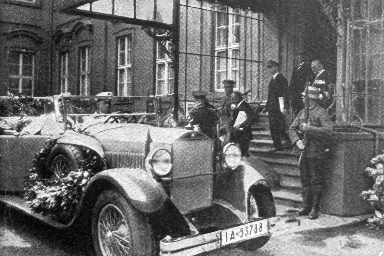 Limousine bei einem offiziellem Empfang